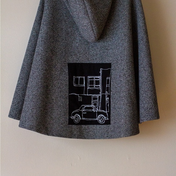 Rain cape made from scholar fabric. One size fits all, water resistant and warm. - Picture 4 of 9